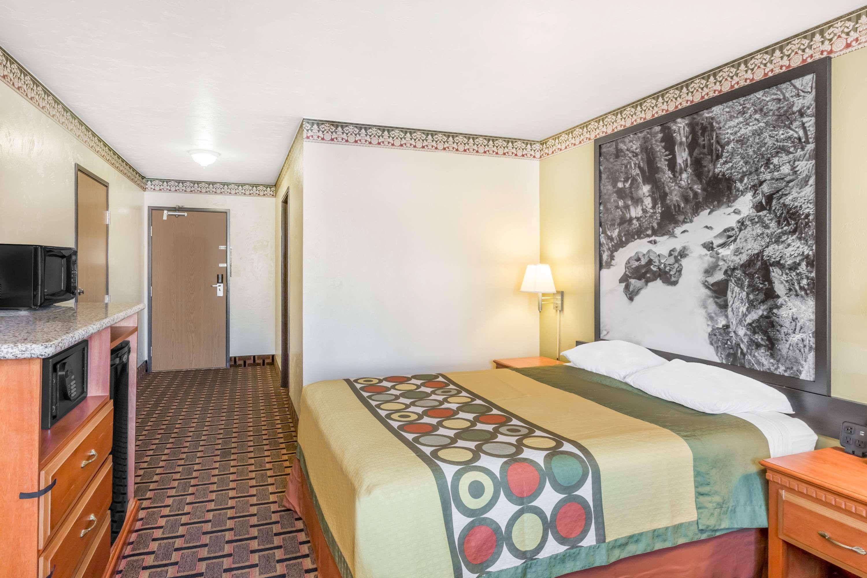 Super 8 By Wyndham Grants Passモーテル エクステリア 写真
